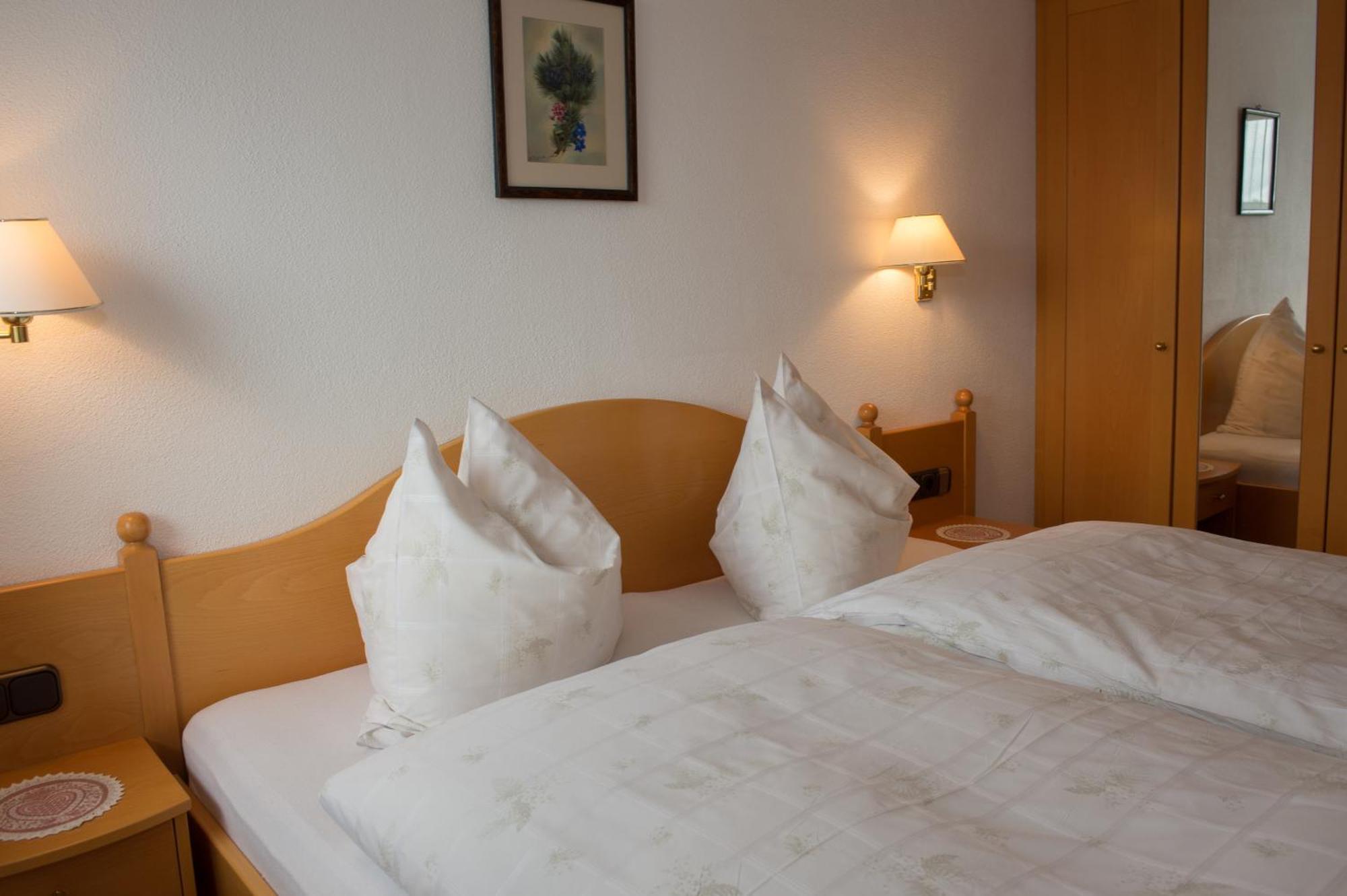 KREUZHOF Seefeld Seefeld in Tirol Szoba fotó